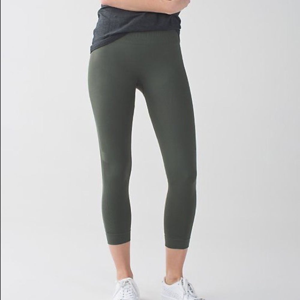 Lululemon Zone In Crops - Picture 2 of 4